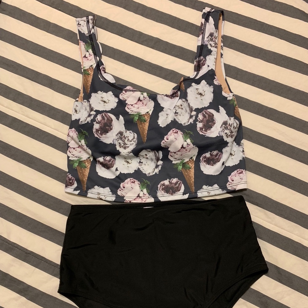 SOLD Kortni Jeane ICF scalloped top and bottoms